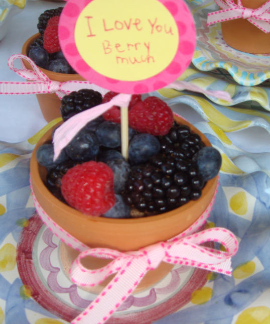 BERRY SWEET MOTHER'S DAY IDEA