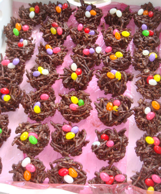 birds nests dessert in tray topped with jelly beans