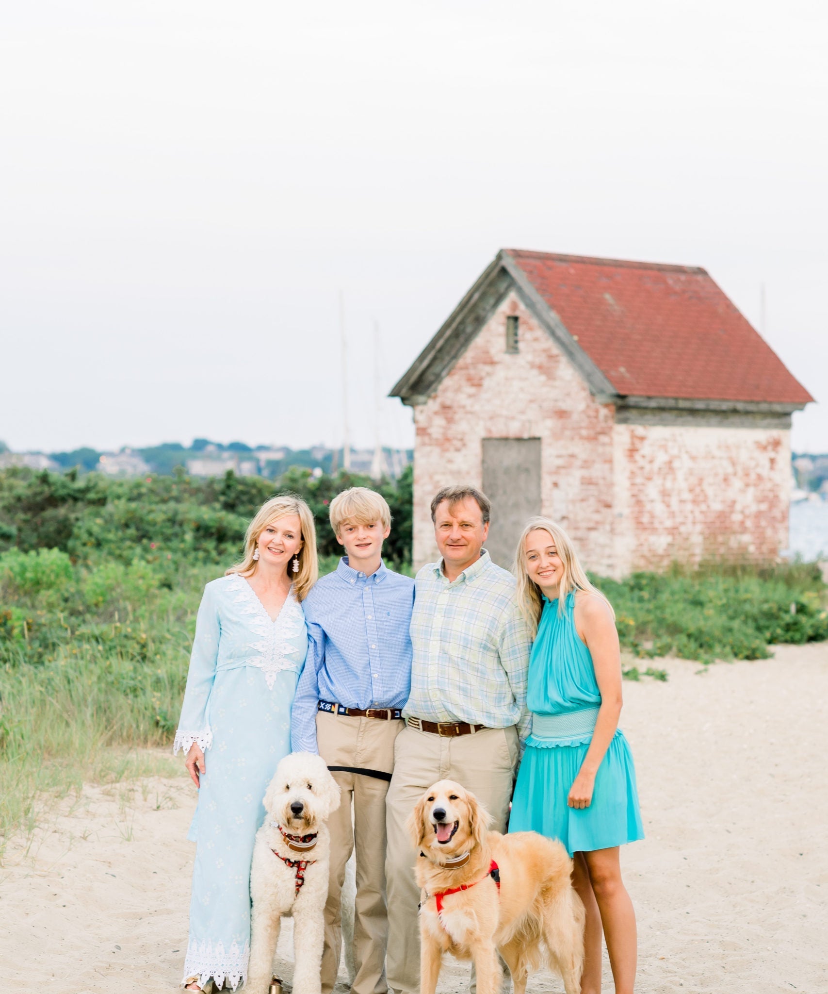 rebecca-love-photography-nantucket-guide-brant-point-lighthouse-brick-house