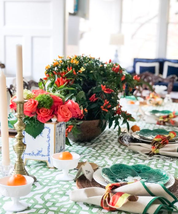 thanksgiving table decorations and place settings