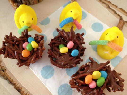 EASTER PEEPS ~ MARSHMALLOW CHICKS WITH GUMMY WORMS