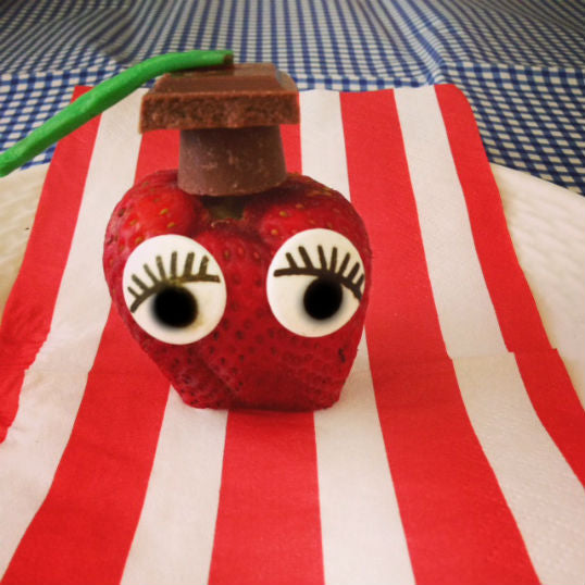 A (BERRY SWEET) GRADUATION TREAT