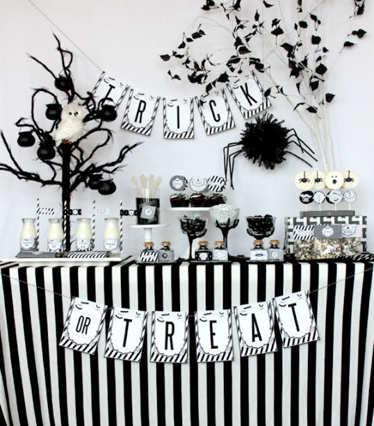 HALLOWEEN IN BLACK AND WHITE