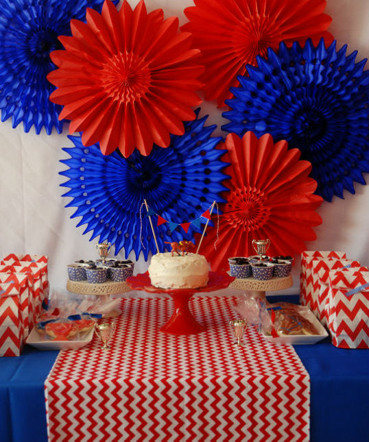 {RED AND BLUE} HORSE PARTY