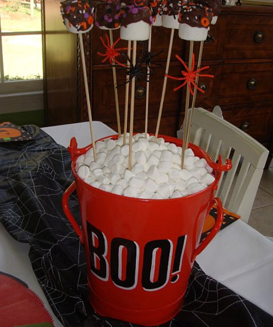 A SUPER SIMPLE HALLOWEEN LUNCH