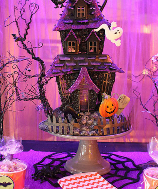 BLACK LIGHT HALLOWEEN