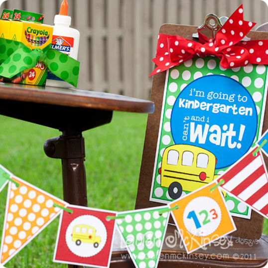 BRIGHT AND FUN BACK TO SCHOOL