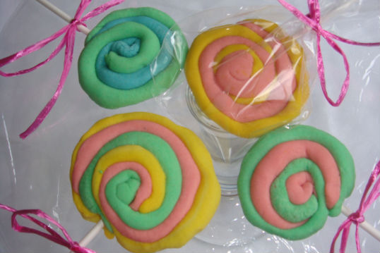 PLAY DOUGH AND BUBBLE JUICE