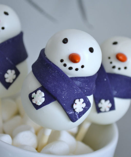 {LET IT} SNOW PARTY