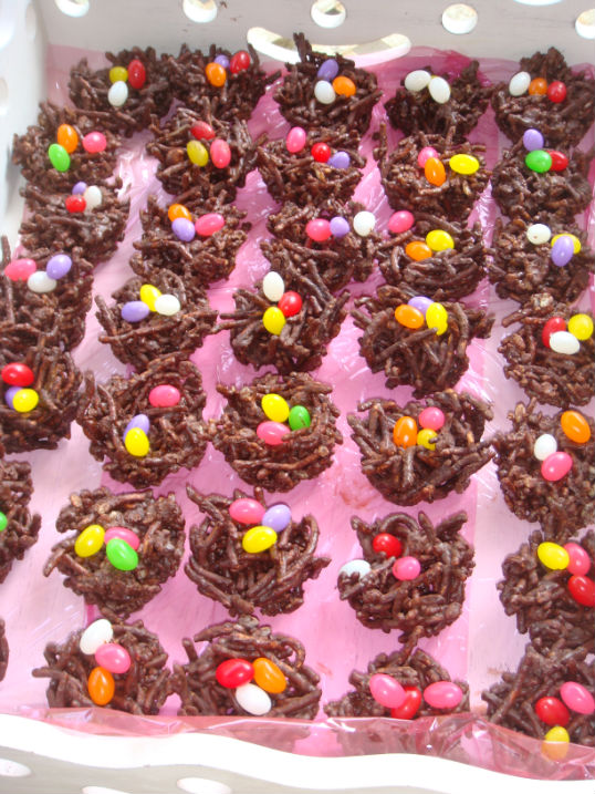 birds nests dessert in tray topped with jelly beans
