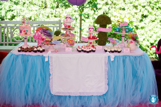 Whimsical Alice in Wonderland Birthday Party // Hostess with the