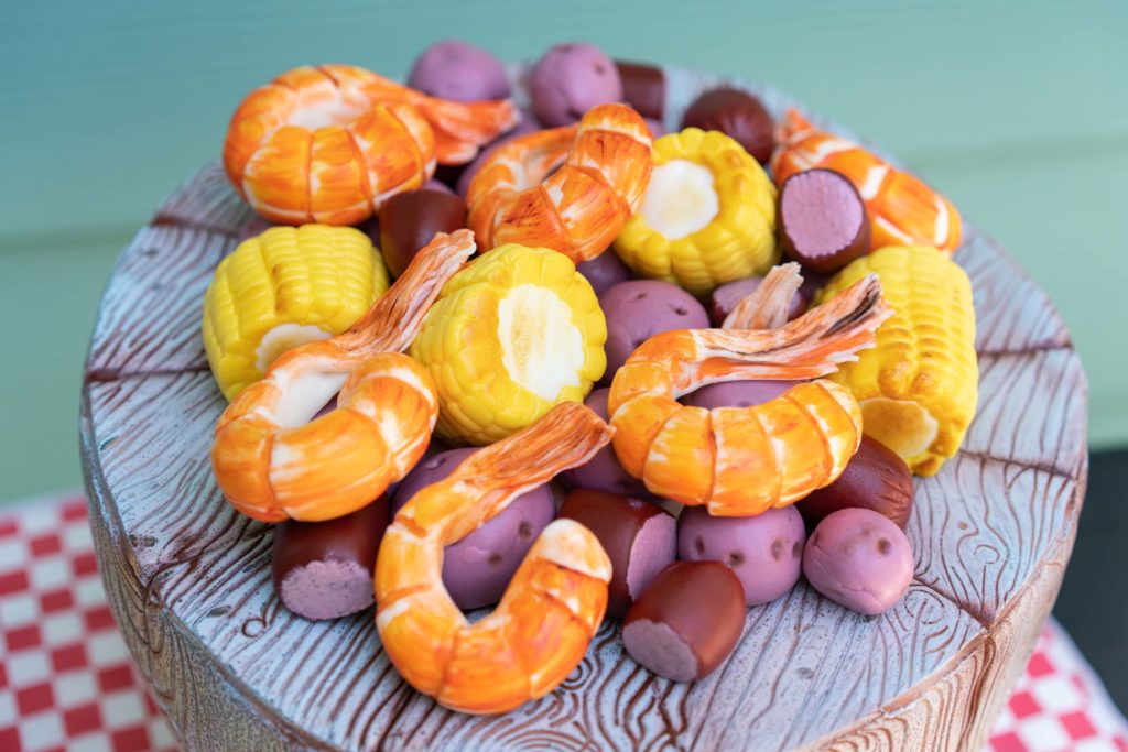 low country boil shrimp boil cake with red potatoes and corn on the cob all made of fondant and cake