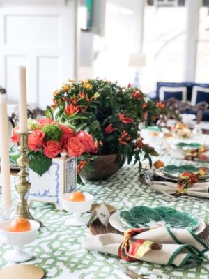 thanksgiving table decorations and place settings