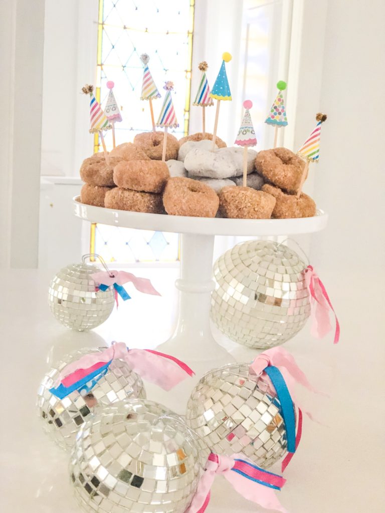 easy new years eve party ideas doughnuts with party hats and disco balls