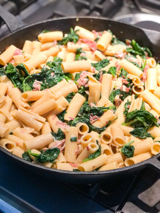 italian carbonara with spinach and proscuitto